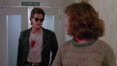 - What's wrong?
- Why's it so empty? - Nightbreed