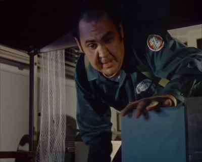 What's wrong with him?
I-- I don't know. - Land of the Giants