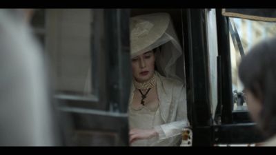 What's wrong with your leg? - Dangerous Liaisons
