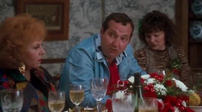 What's wrong with the dog - National Lampoon's Christmas Vacation