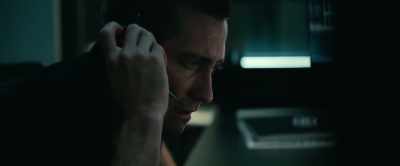 - What's wrong with you?
- Don't let her in! - The Guilty