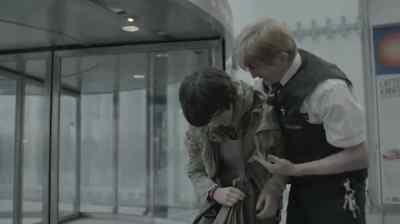 - What's wrong with you? Stay still.
- Let go. - The Bridge