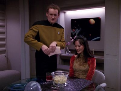 What's that you're singing? - Star Trek: The Next Generation