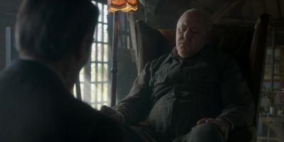 - What's that you're using?
- Pencil. - The Crown