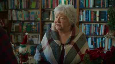 When a beautiful, kind woman
walks into your life, - A Novel Christmas