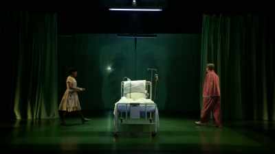 "When all at once I saw a crowd." - National Theatre Live: Nye