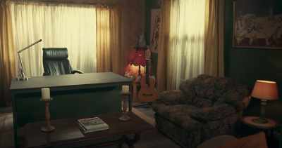 ♪ When it all goes to hell
Will you still be my friend ♪ - Dead Places