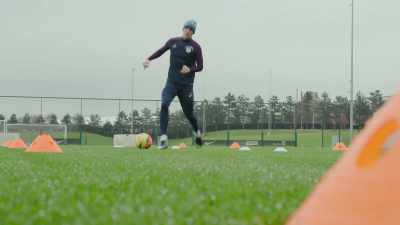 When he does a run like that
and he's asking for feedback, - All or Nothing: Manchester City