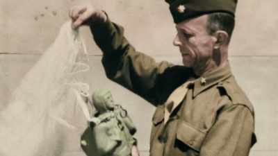 When they fell, the soldiers hurried there, - Greatest Events of World War II in Colour