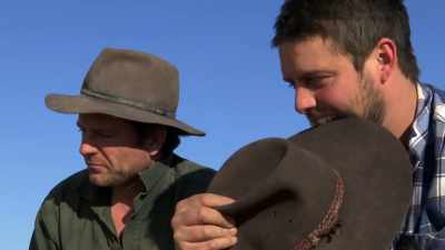 When George was crimping the
detonator, I just... Oh, my God. - Outback Opal Hunters