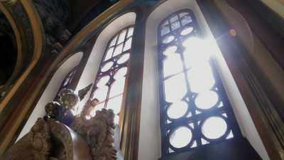When they got married,
it was an elaborate to-do in Tulsa, - House of Hammer