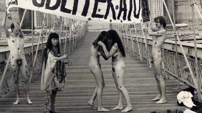 When I was bringing these boxes back, - Kusama : Infinity