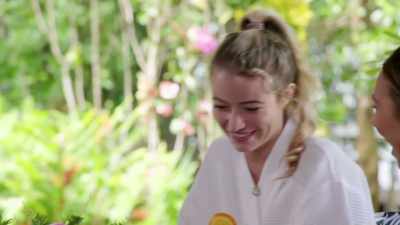 >> WHEN I FIRST CAME, IN I
DIDN'T HAVE A CONNECTION, LIKE - Love Island