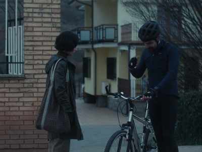 When I get here, I get dressed,
grab the bike and go. - Un amor