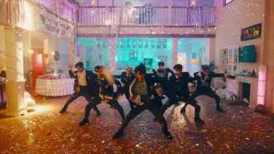When I go to their concerts
or watch - Fanmade: ENHYPEN