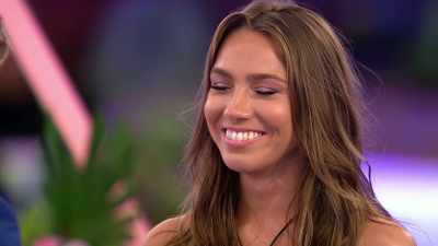 WHEN I LOOK INTO YOUR EYE, I
FEEL SOMETHING DIFFERENT, - Love Island