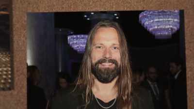 When I met Max Martin the first time,
like a year ago, - This Is Pop