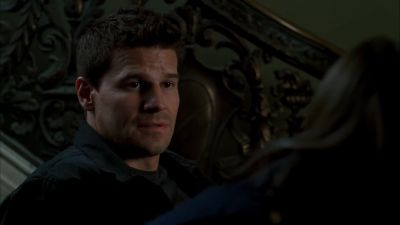 When I put your old man in
jail, you said you understood. - Bones