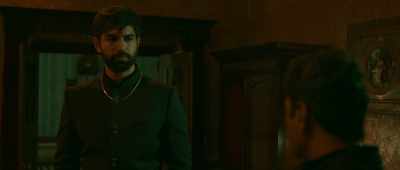 -When I returned, I saw him -
-Called? So you were not here? - Raat Akeli Hai