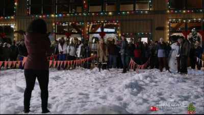 When I say go,
you will all build your snowman. - Road to Christmas
