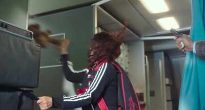 When I signal, throw it. - Okay! Madam
