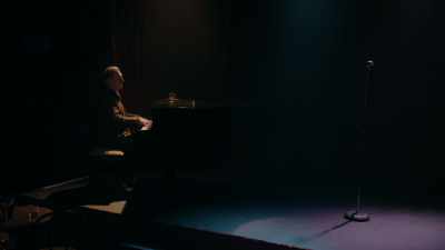 ♪ When I'm alone
With only dreams of you - Ridley