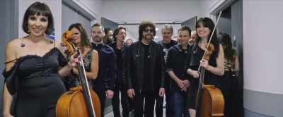 When I'm walking to the stage, - Jeff Lynne's ELO: Wembley or Bust