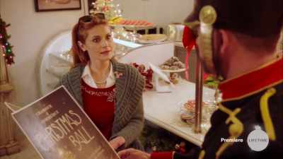       - When is this ball?
           - Tonight. - A Very Nutty Christmas