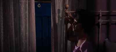 ♪ When love comes so strong ♪ - West Side Story