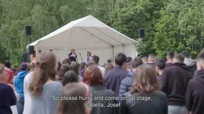 When your name is called,
please hurry to take the stage. - I Am Greta