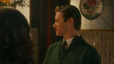 "When out on the lawn
there arose such a clatter, - Christmas at the Holly Hotel