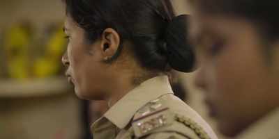 When you press the red button,
the police will call you. - Crime Stories: India Detectives