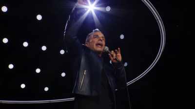When you pull in,
they have a guy that's like, - Sebastian Maniscalco: Stay Hungry