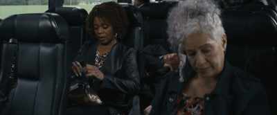 - When you smoke ’em, it stays fresh.
- Mm-hmm. - Juanita