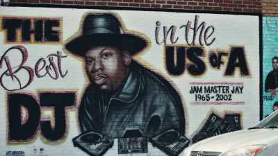 When somebody tell me
something like that-- - Hip Hop Uncovered
