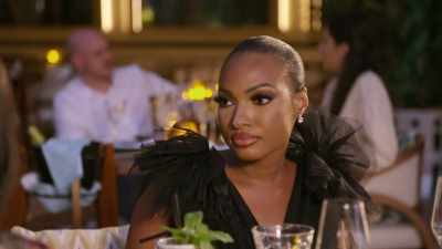 When Stanbury was
trying to befriend me, - The Real Housewives of Dubai