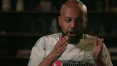 - When "Tha Carter III" sold
a million the first week, - Mixtape