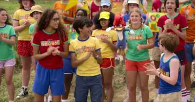 ♪ When the feeling hits me ♪ - Woody Woodpecker Goes to Camp