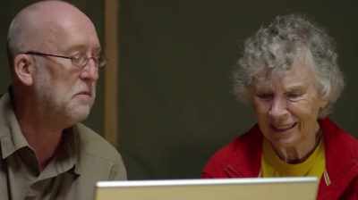 When the female giraffe
was cut up, - The Woman Who Loves Giraffes