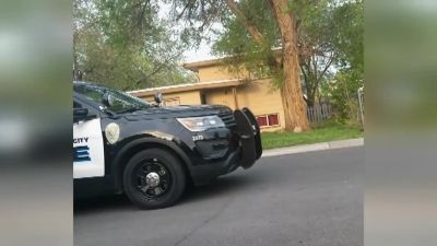 When the police arrive, the twins immediately try - Neighborhood Wars