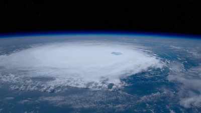When the world's most powerful
weather events strike... - Tiny World