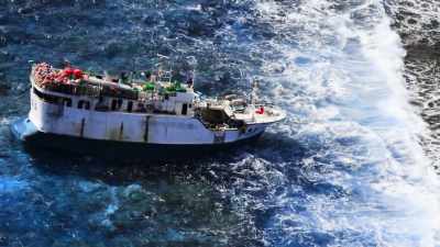 When they
actually arrived at the reef, - Protecting Paradise: The Story of Niue