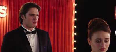 ♪ When you walk away... ♪ - The Kissing Booth