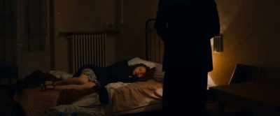 When he went back in,
he found her /y/ng on the bed - Transit