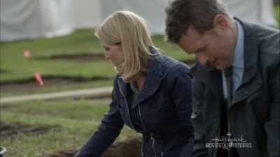 When we're done, we sift
it through these screens - Site Unseen: An Emma Fielding Mystery