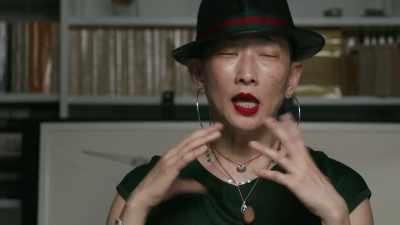 When you... when any label
signs a group, - Wu-Tang Clan: Of Mics and Men