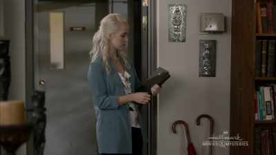 WHEN YOU...
MAKE UP YOUR MIND, - Garage Sale Mystery: Murder Most Medieval