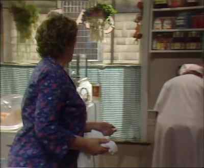 When you're finished that,
get them tables cleared.
Right. - Last of the Summer Wine