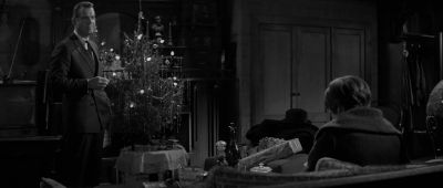 When you're in love with a married man - The Apartment