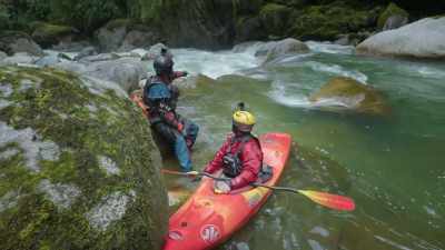 When you're moving
in this type of white water, - Edge of the Earth